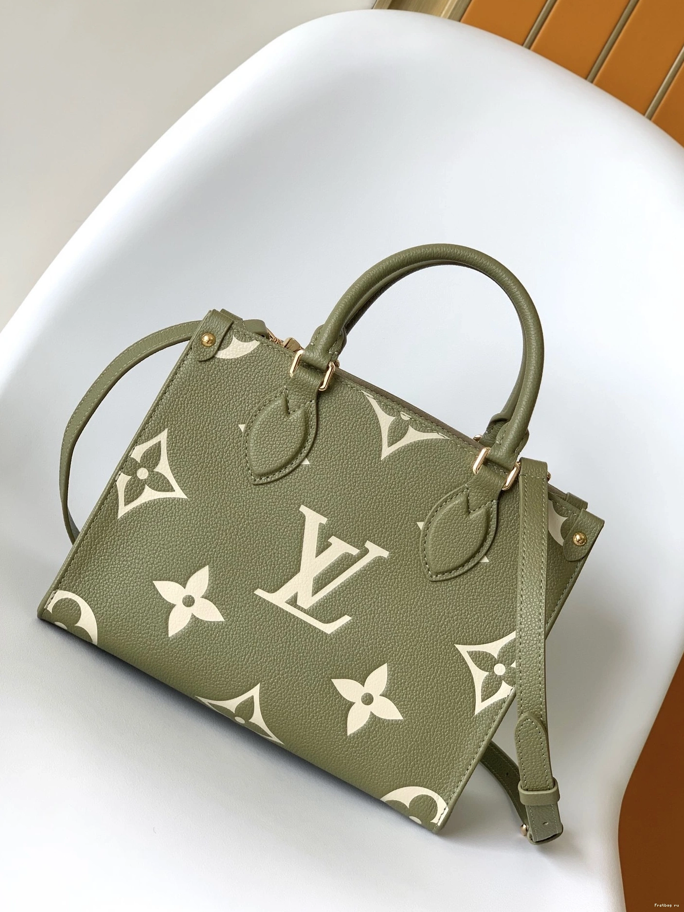 Frstbag ru VUITTON PM LOUIS ONTHEGO 0711